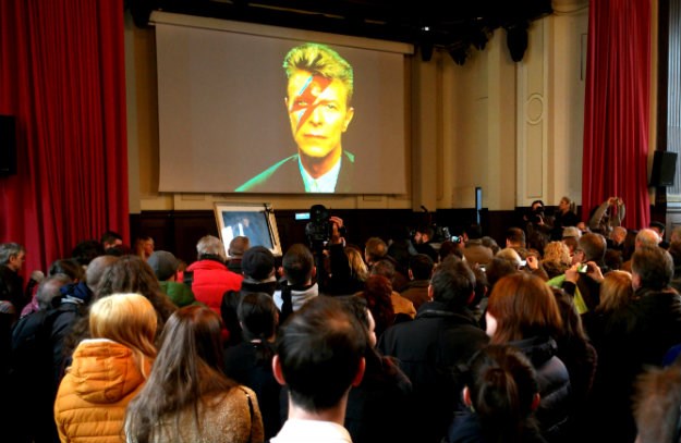 Bowiejev sin podijelio dirljivu poruku očevog liječnika: "Vaša smrt nije slučajnost"