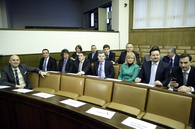 Neki ministri su već obavili primopredaju, a evo koji će to sutra učiniti