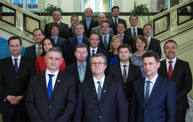 Životopisi svih ministara na jednom mjestu: Pročitajte čime se hvale