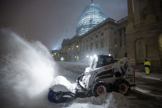 Snježna mećava "Snowzilla" paralizirala istok SAD-a, poginulo najmanje 19 osoba
