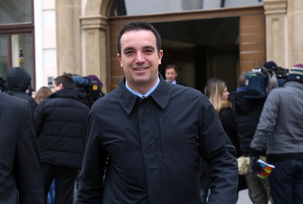 Ministar obrane: Rezat će se svugdje gdje je moguće