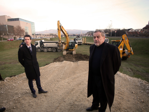 Bandić slavi izgradnju novih fontana
