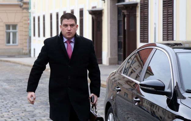 Butkovićevo ministarstvo o sačekuši za Uber: "Taksisti su se spontano okupili"