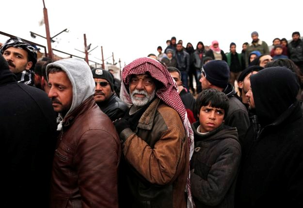 Izbjegli Sirijci na hladnoći čekaju ulazak u Tursku, Erdogan najavio otvaranje granice