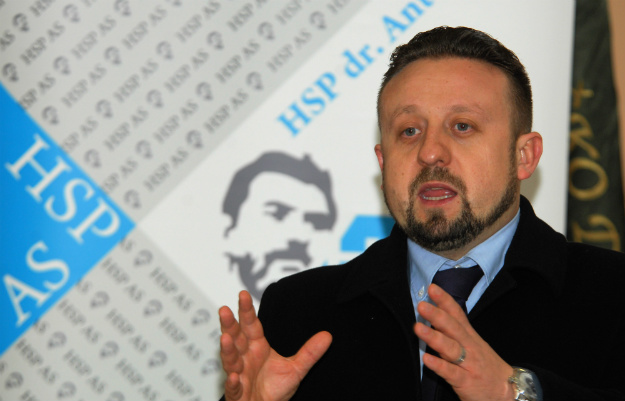 Tepeš o "bacanju Pupovca i Pusić u Savu": Ograđujem se od svega što su na skupu rekli gosti
