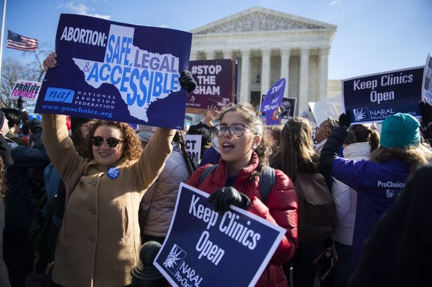 Američki vrhovni sud srušio rigorozne teksaške zakone o abortusu