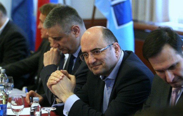 Brkić odlazak Karamarka na Facebooku popratio stihom "Novi život se rađa"