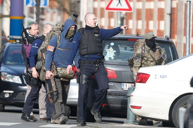 Pucnjava u Bruxellesu povezana s napadima u Parizu: Dva policajca ozlijeđena, napadač u bijegu