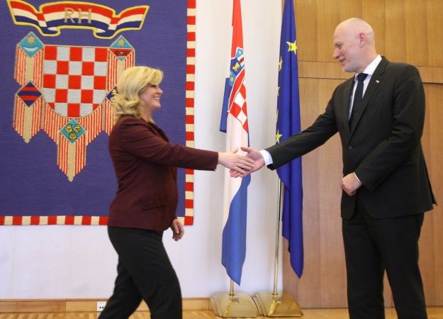 Kolinda: Nadam se da će se slovenska žica uskoro ukloniti s granice