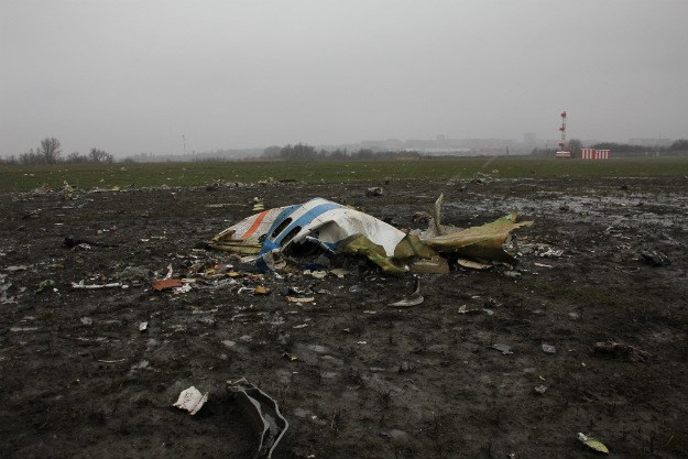 U tijeku izvlačenje tijela iz zrakoplova srušenog u Rusiji