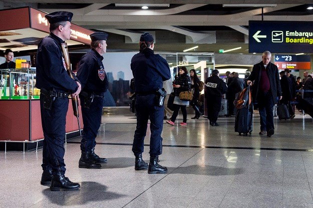 Belgijska policija objavila fotografiju muškaraca osumnjičenog da je povezan s napadom na aerodromu