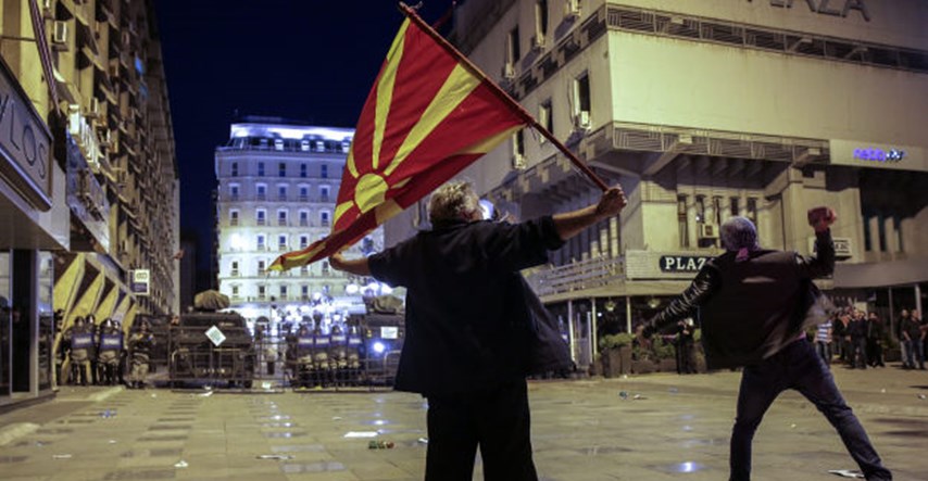 Makedonija dobila privremenu vladu koja će voditi zemlju do izbora 11. prosinca