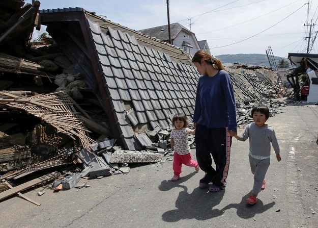 Serija potresa u Japanu: Prijeti urušavanje bolnice, devet mrtvih, stotine ranjenih