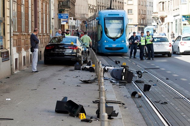 Nova nesreća u Zagrebu: Vozač izgubio kontrolu i skoro zgazio bebu u kolicima, napuhao 1.87 promila