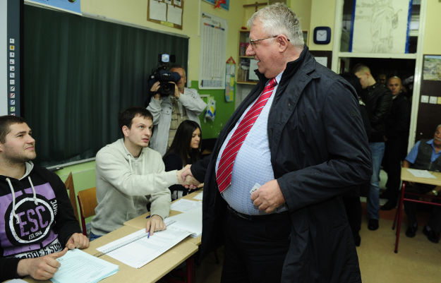 Vojislav Šešelj kandidirat će se za predsjednika Srbije