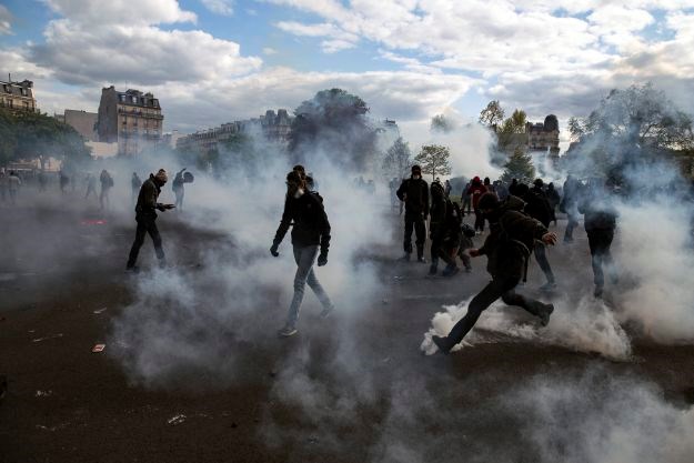 Žestoki sukobi na prosvjedima u Francuskoj, deseci ozlijeđenih