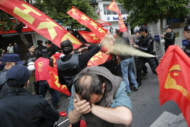 Na tisuće ljudi u Istanbulu i Bruxellesu prosvjedovalo protiv represije Erdogana