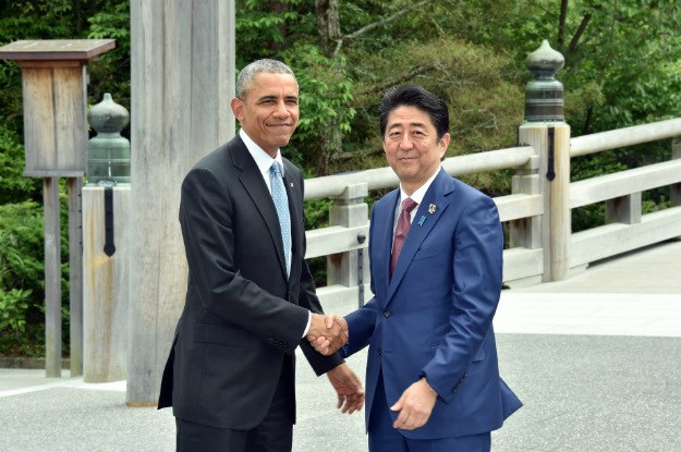 Abe s Obamom posjećuje Pearl Harbor, ali nema se namjeru ispričati za napad