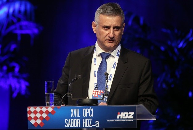 Karamarko grmio, ulizice mu pljeskale: "Padaju krinke, MOST državu drži kao taoca"