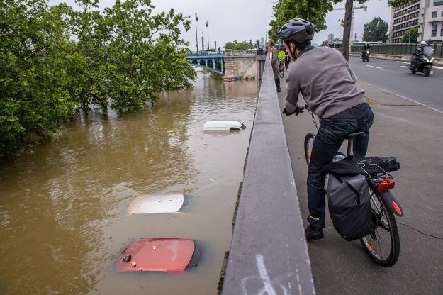 Najmanje 10 mrtvih u poplavama u Francuskoj i Njemačkoj, vodostaj Seine prijeti Parizu