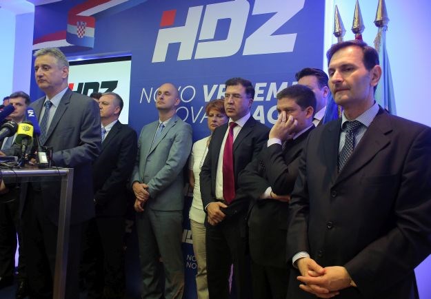 Analitičari: Karamarko vuče očajničke poteze, pričama o preslagivanju se tješi pristaše HDZ-a