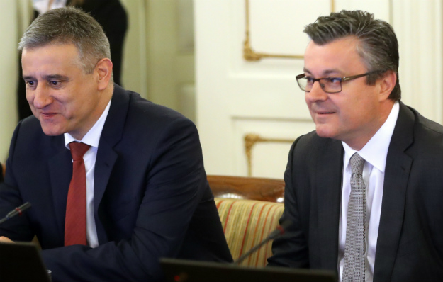 Vlada na odlasku podijelila 84 fotelje