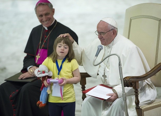Papa Franjo: Crkva mora prihvatiti sve osobe, ili neka zatvori svoja vrata