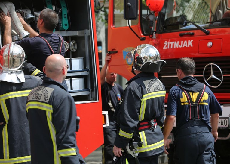 Splitu pomaže 100 vatrogasaca i 36 vozila iz Zagreba