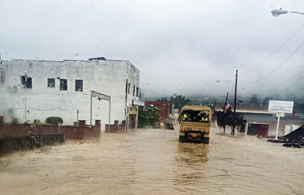 Preko 50 ljudi poginulo u poplavama nakon monsunskih kiša u Indiji