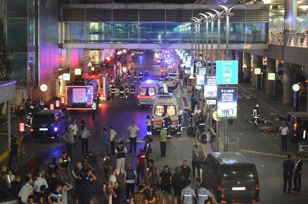 Nema Hrvata među žrtvama napada u Istanbulu, aerodrom djelomično otvoren