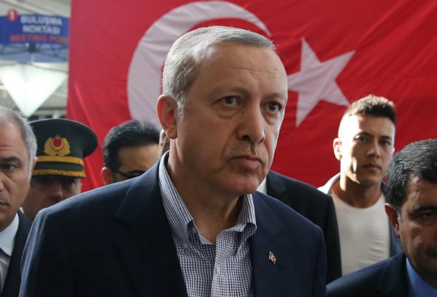 Odmazda je počela: Erdogan smijenio 2745 sudaca i uhitio 2839 vojnika