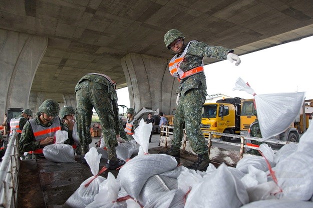 Supertajfun pogodio Tajvan, evakuirano najmanje 15 tisuća ljudi