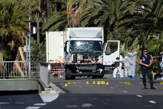 Manijak iz Nice povezan s islamističkim radikalima, Premijer: "Nije bilo sigurnosnih propusta"