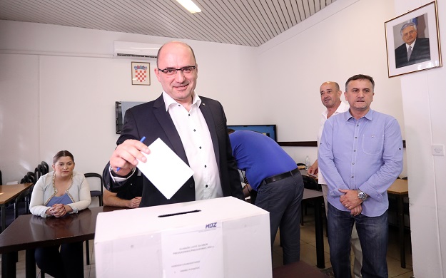 Vaso Brkić: Danas okrećemo novu stranicu i nastavljamo pod istim barjakom HDZ-a