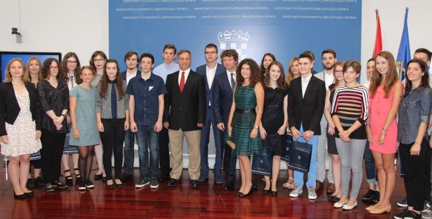 Oni su budućnost Hrvatske: Najboljim maturantima uručene zaslužene nagrade