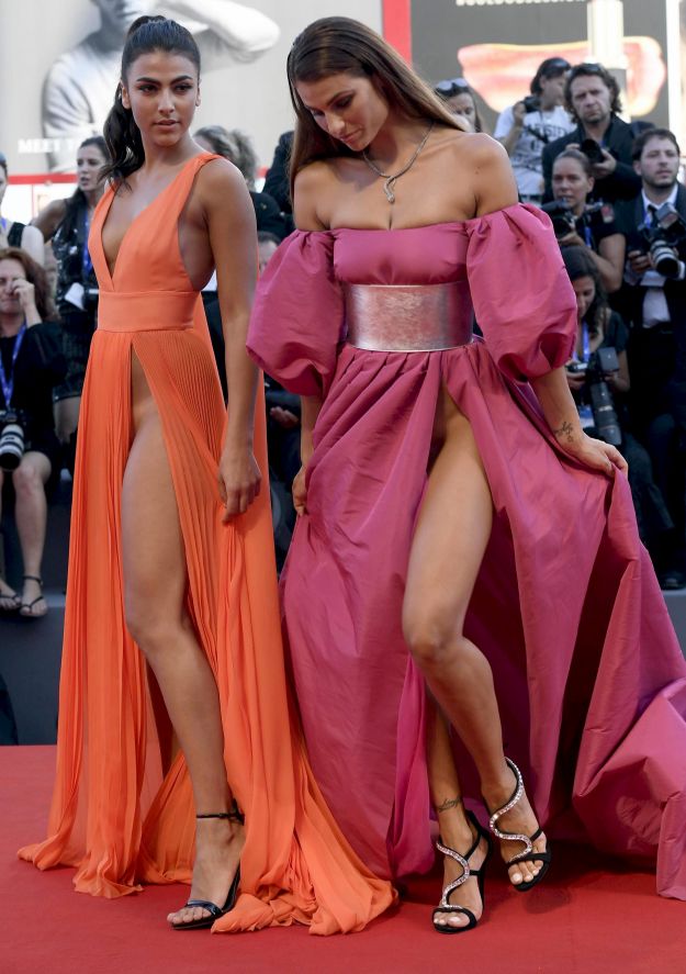 FOTO Manekenke pokazale međunožja na premijeri filma o mladom papi