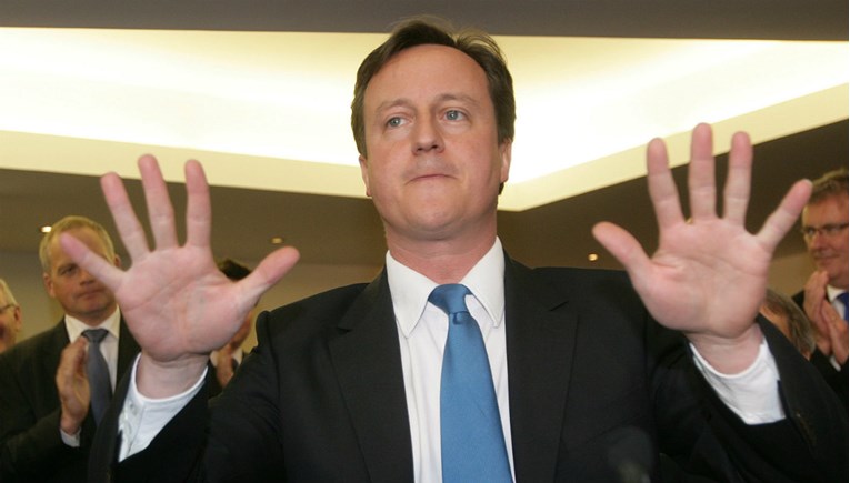 Cameron brani odluku o organiziranju referenduma o Brexitu