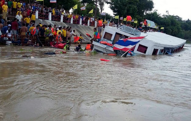 U katastrofalnim poplavama u Tajlandu poginulo 40 osoba, a najgore tek dolazi