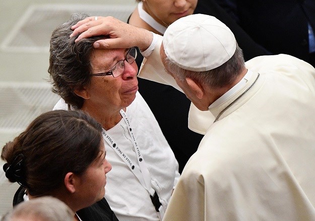 Papa Franjo: Žene vjerojatno nikad neće moći postati svećenici
