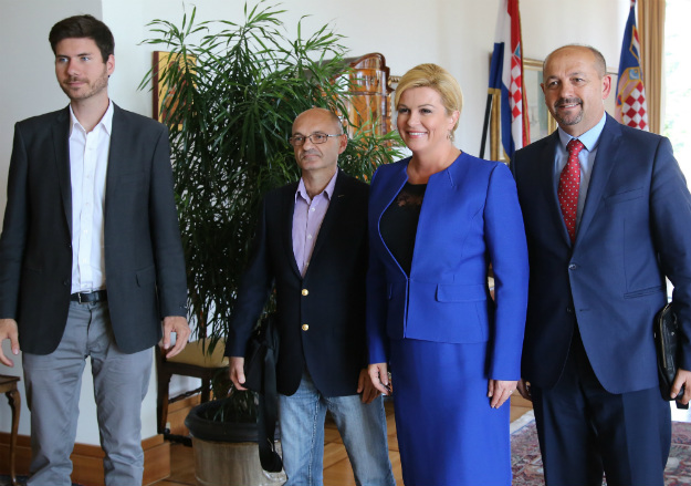 FOTO Pernar se za vrijeme slikanja udaljio na metar od Kolinde, Lovrinović i Aleksić stali uz nju