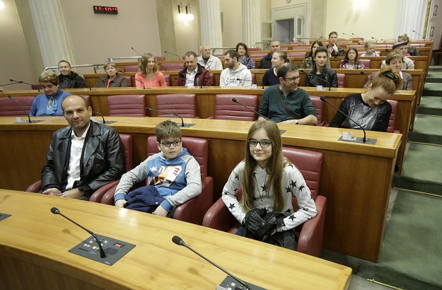 Građani došli razgledati Sabor pa izrešetali Reinera: "Zašto zastupnici ne dolaze na posao?"