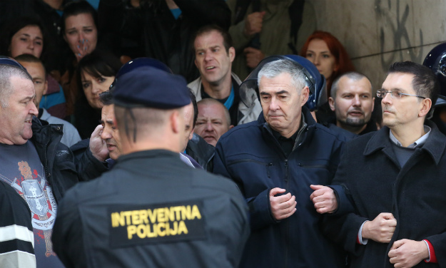 FOTO GALERIJA Željko Glasnović u živom zidu sa Živim zidom na Svetom Duhu
