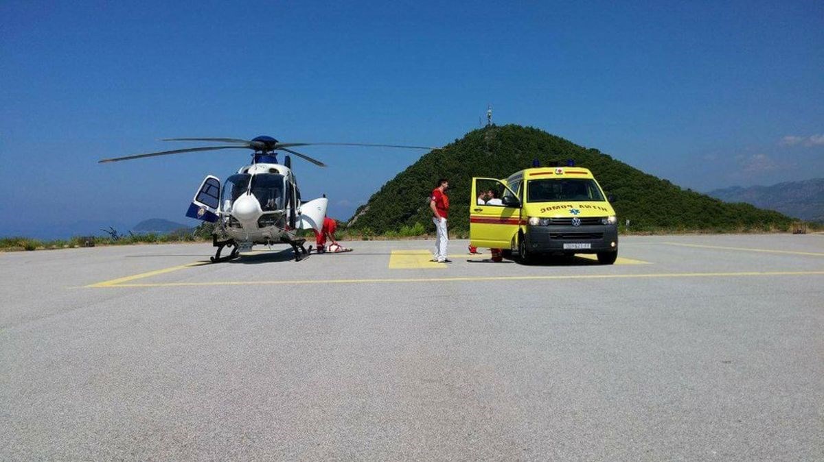 Ušao u helikopter tijekom hitnog medicinskog prijevoza, izvlačila ga policija