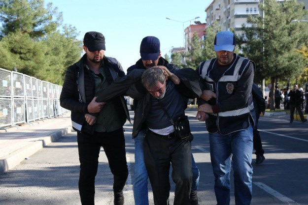 Oružani sukob pred sjedištem policije u turskom Gaziantepu