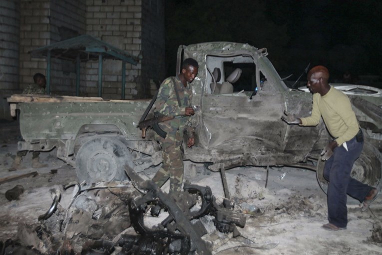 Militanti se zaletjeli automobilom-bombom u hotel u Mogadišuu