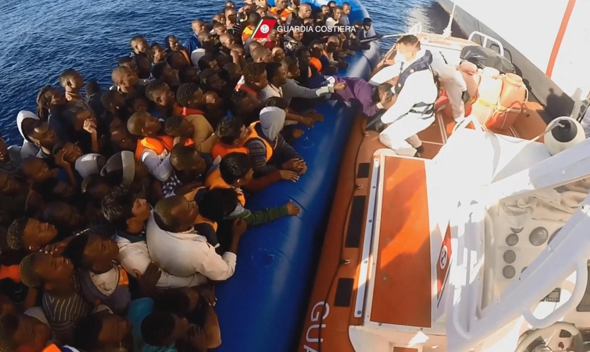 Tisuću migranata spašeno u Sredozemnom moru, jedna žena poginula