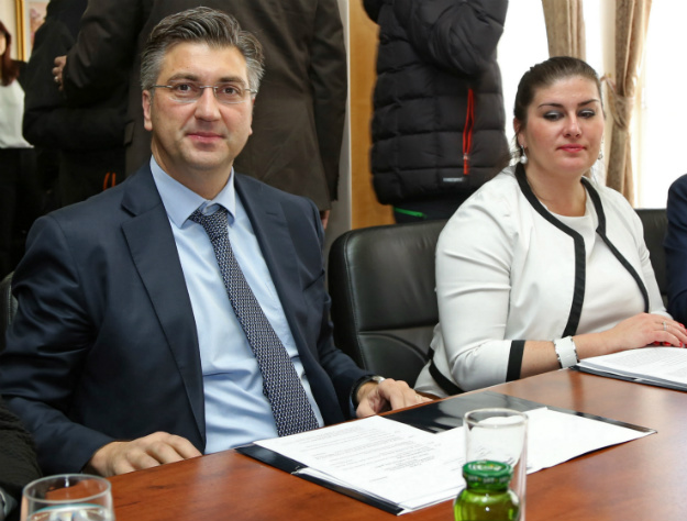 Vlada na zatvorenoj sjednici podijelila 65 fotelja
