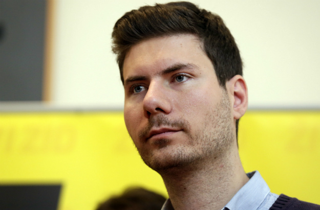 LJUBOMORNI PERNAR "Imam više lajkova na fejsu, zašto je Goran Marić najpopularniji?"