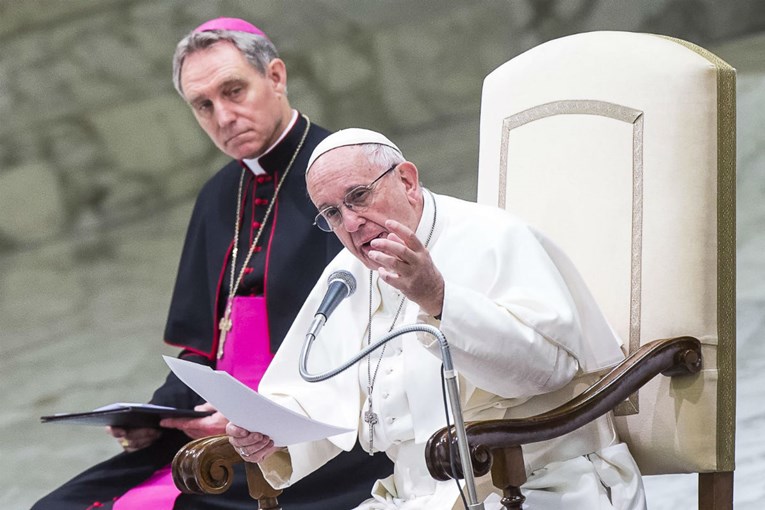 Papa Franjo: Molimo za djecu ugroženu prekidom trudnoće