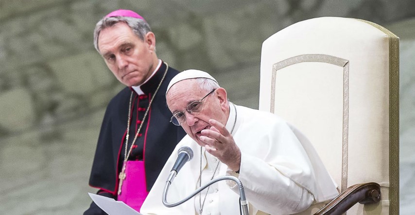 Papa uputio svećenike: Obratite se egzorcistima